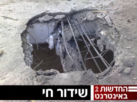 זירת נפילת הגראד, הבוקר באשקלון (צילום: יוסי זילברמן כתב חדשות 2 באינטרנט)