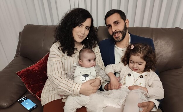 נעמה לזימי עם משפחתה (צילום: n12) נעמה לזימי עם משפחתה (צילום: n12)