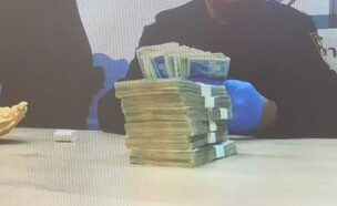 130 אלף שקל במעטפה