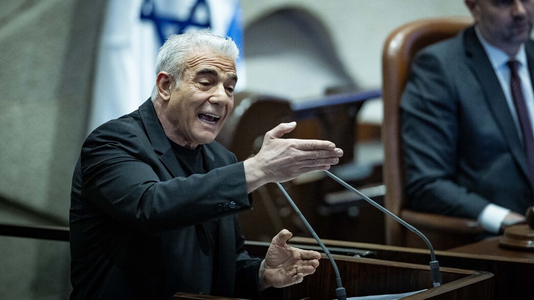 יאיר לפיד במליאת הכנסת (צילום: יונתן זינדל, פלאש 90)